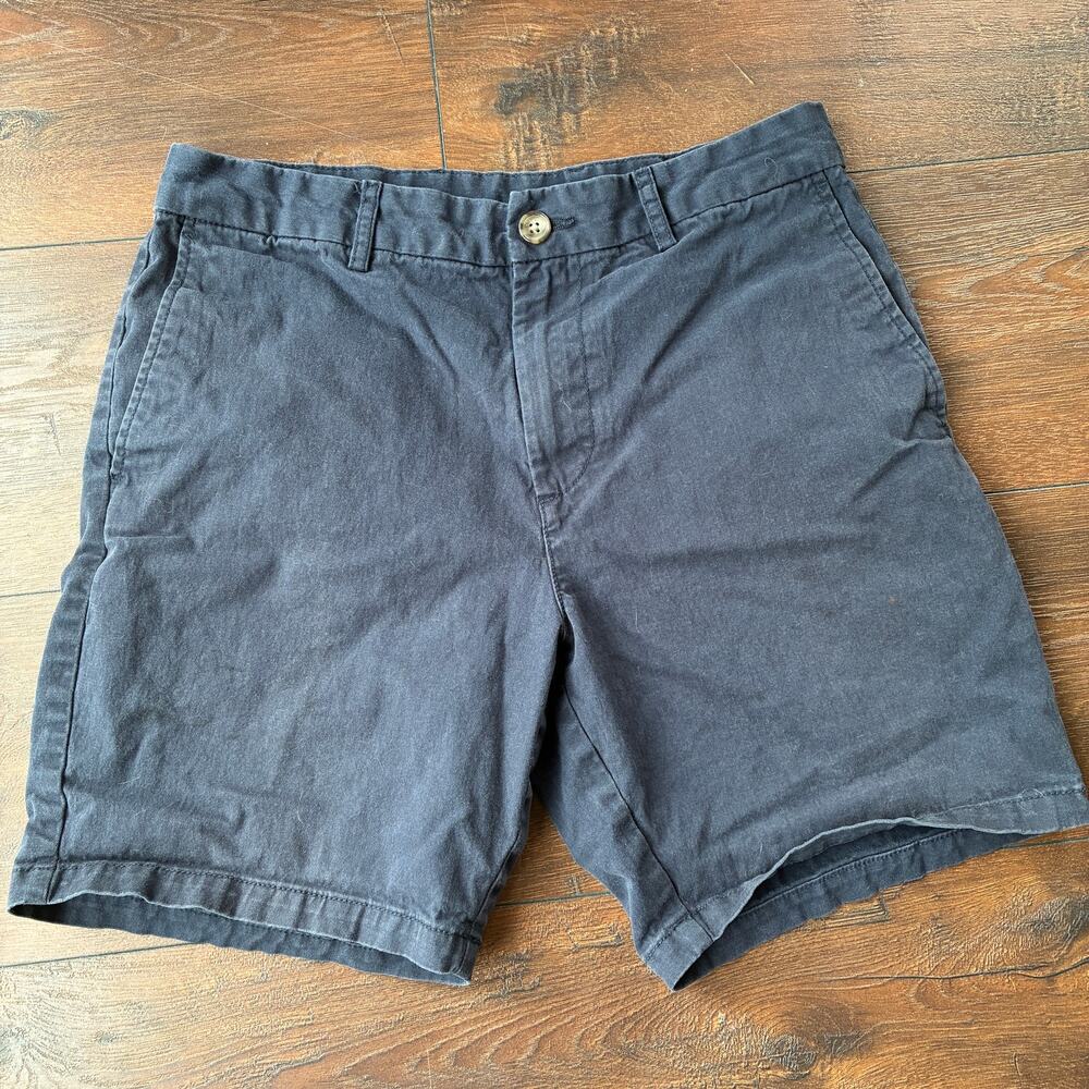 Old Navy men's navy blue shorts. Size 33 Slim